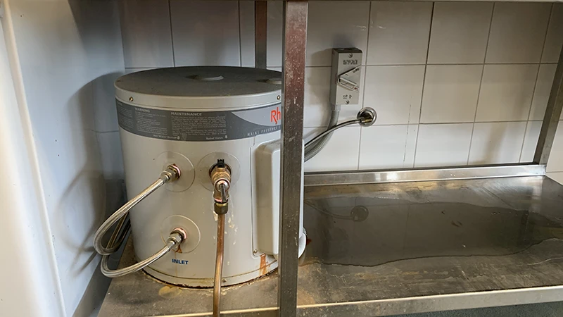 Electric hot water